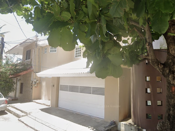CASA EN VENTA EN JARDINES DE MOCAMBO, BOCA DEL RIO, VERACRUZ