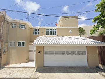 CASA EN VENTA EN JARDINES DE MOCAMBO, BOCA DEL RIO, VERACRUZ