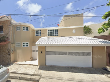 CASA EN VENTA EN JARDINES DE MOCAMBO, BOCA DEL RIO, VERACRUZ