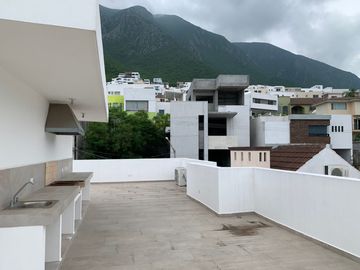 CASA EN RENTA EN PEDREGAL DE LA SILLA, CARRETERA NACIONAL