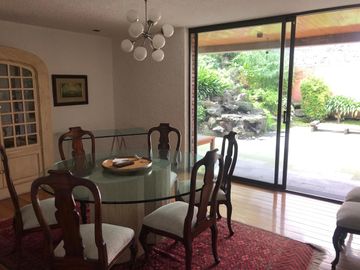 DENTRO DE PRIVADA CASA EN VENTA, ESTÁ POR MONTE LIBANO Y PALMAS