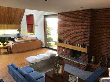 DENTRO DE PRIVADA CASA EN VENTA, ESTÁ POR MONTE LIBANO Y PALMAS