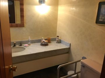 DENTRO DE PRIVADA CASA EN VENTA, ESTÁ POR MONTE LIBANO Y PALMAS