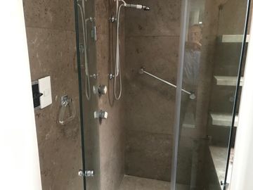 DENTRO DE PRIVADA CASA EN VENTA, ESTÁ POR MONTE LIBANO Y PALMAS