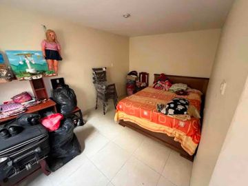 OPORTUNIDAD DE COMPRA BARRIO LA PAZ DOS PISOS  EN NIVELES ÁREA 223 MTS VEHICULAR CERCA A COLEGIOS