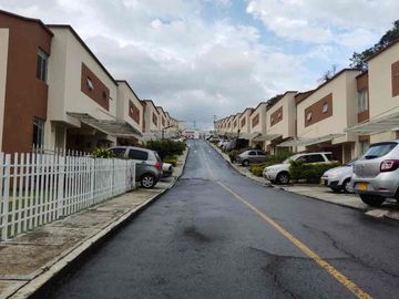 SE VENDE CASA CONJUNTO CERRADO BARILOCHE UBICADA VÍA AL BOSQUE