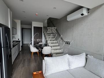 LOFT EN SUPER PRECIO, AMUEBLADO, 17,500 INCLUYE MANTENIMIENTO, DE LUJO