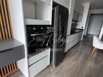 LOFT EN SUPER PRECIO, AMUEBLADO, 17,500 INCLUYE MANTENIMIENTO, DE LUJO