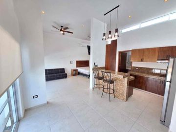 Renta de Loft Amueblado en Planta Alta Sm 51 a unos pasos de Avenida Nichupte