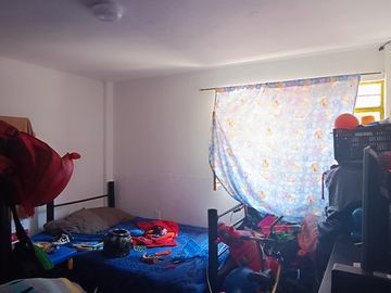 Venta de propiedad en la Colonia Melchor Muzquiz, Ecatepec de Morelos.  con 8 viviendas (4 de 2 recámaras y 4 de 1 recámara) y estacionamiento