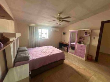RENTA DE CASA DOS PLANTAS CON VIALIDADES Y COMERCIOS A LA CERCANÍA UBICADA EN COL. DOCTORES AL NORTE DE SALTILLO