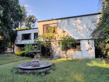 Casa en venta en Colonia Tlalpan Centro II, Alcaldía Tlalpan, CDMX  Ideal para vivir o invertir, 750 m2 de construccion.