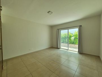 CASA EN VENTA EN CHAPALITA!