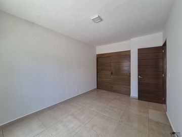 CASA EN VENTA EN CHAPALITA!
