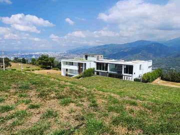 LOTE DE 673 M2 EN BAJADA EN SEGUNDA LINEA DE VISTA