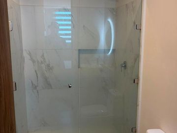 Se VENDE Departamento EQUIPADO ubicado en sector norte, Paralela Residencial, acceso controlado y área común con GYM