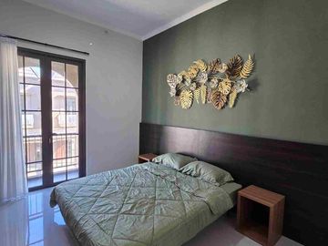 Rumah American Style 700jtan, Surabaya Timur