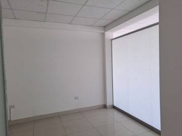 ALQUILO OFICINAS 3er y 4to piso AV. CARLOS IZAGUIRRE LOS OLIVOS