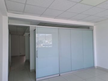 ALQUILO OFICINAS 3er y 4to piso AV. CARLOS IZAGUIRRE LOS OLIVOS