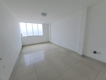 ALQUILO OFICINAS 3er y 4to piso AV. CARLOS IZAGUIRRE LOS OLIVOS