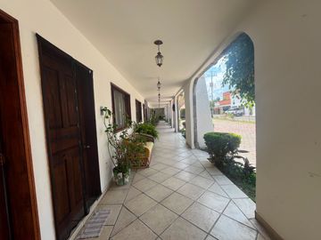 RENTO DEPARTAMENTO SEMI-AMUEBLADO EN RESIDENCIAL FRACC ATASCADERO EN SAN MIGUEL DE ALLENDE, GUANAJUATO