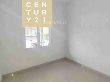 Sangat Murah! Rumah 2 Lantai di Cluster Laseine Jgc – SHM, 2+1 KT | 1,35 M Nego