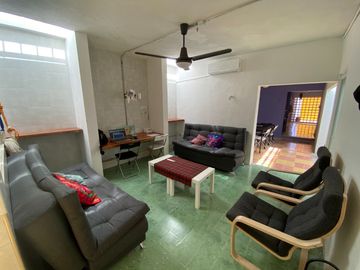 CASA AMUEBLADA, 3 RECÁMARAS Y PANELES SOLARES, CENTRO MÉRIDA