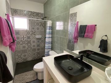 CASA AMUEBLADA, 3 RECÁMARAS Y PANELES SOLARES, CENTRO MÉRIDA