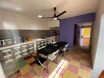 CASA AMUEBLADA, 3 RECÁMARAS Y PANELES SOLARES, CENTRO MÉRIDA
