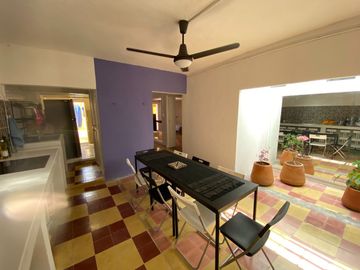 CASA AMUEBLADA, 3 RECÁMARAS Y PANELES SOLARES, CENTRO MÉRIDA