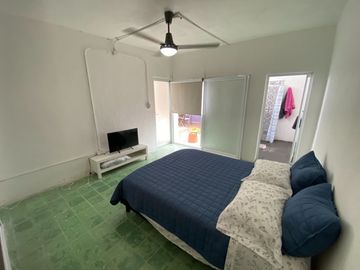 CASA AMUEBLADA, 3 RECÁMARAS Y PANELES SOLARES, CENTRO MÉRIDA