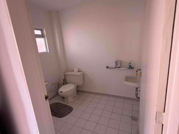 Casa en Venta con 3 Departamentos en Santa Cruz del Monte Naucalpan para habitar o como inversión