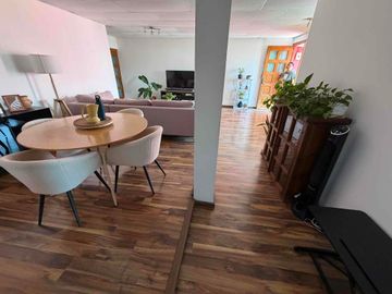 Casa en Venta con 3 Departamentos en Santa Cruz del Monte Naucalpan para habitar o como inversión