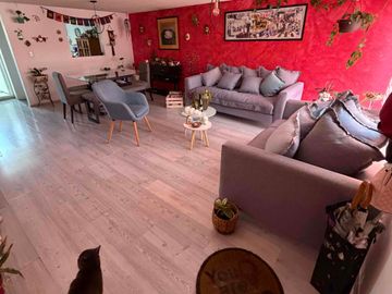 Casa en Venta con 3 Departamentos en Santa Cruz del Monte Naucalpan para habitar o como inversión
