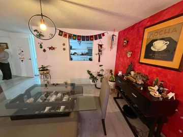 Casa en Venta con 3 Departamentos en Santa Cruz del Monte Naucalpan para habitar o como inversión