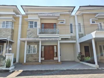 LT 140 JL AM SANGAJI JL MONJALI RUMAH DALAM PERUMAHAN MLATI DEKAT UGM, TUGU JOGJA, JCM JL MAGELANG, MALIOBORO, POGUNG, PANDEGA, JL KALIURANG, PALAGAN