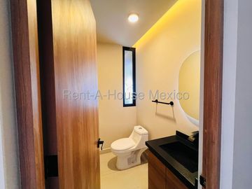 Casa en Venta con Roof Top y 3 Recámaras en Capital Sur VM259