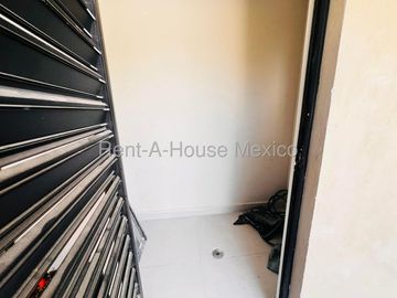 Casa en Venta con Roof Top y 3 Recámaras en Capital Sur VM259