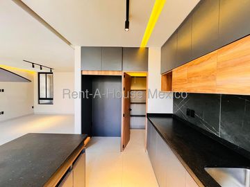 Casa en Venta con Roof Top y 3 Recámaras en Capital Sur VM259