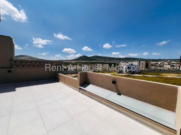 Casa en Venta con Roof Top y 3 Recámaras en Capital Sur VM259