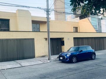CASA EN LOMAS DE GUEVARA GUADALAJARA