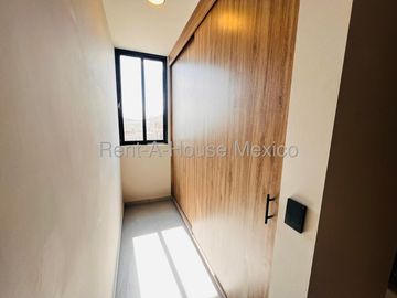 Casa de Arquitecto en Venta con Sky Bar | Capital Sur VM257