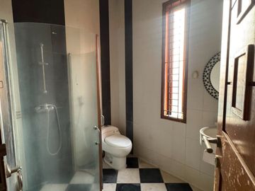 Rumah Hook Furnish di Kemang Pratama Bekasi