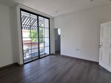 Dijual Rumah PIK Florence American style Brand New Uk 250 m2 at Jakarta Utara