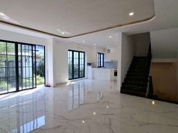 Dijual Rumah PIK Florence American style Brand New Uk 250 m2 at Jakarta Utara
