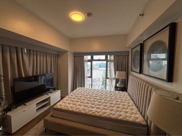 For Rent: 2BR with Parking at Park Triangle Residences BGC!
