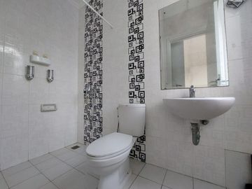 Dijual Cepat Rumah 2 Lantai Lebar 6 Cluster Laseine, Cakung, Jakarta Timur, 030&028