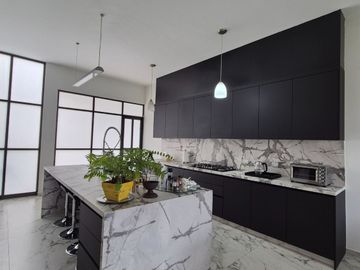 Casa en Bosques de las Lomas con Jardín en Venta
