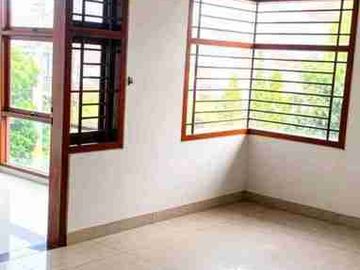 yang nyaman dan siap huni cuma disini  Jatinegara indah