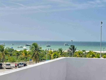 CASA EN PROGRESO FRENTE AL MALECON Y CON ROOF TOP CON VISTA AL MAR